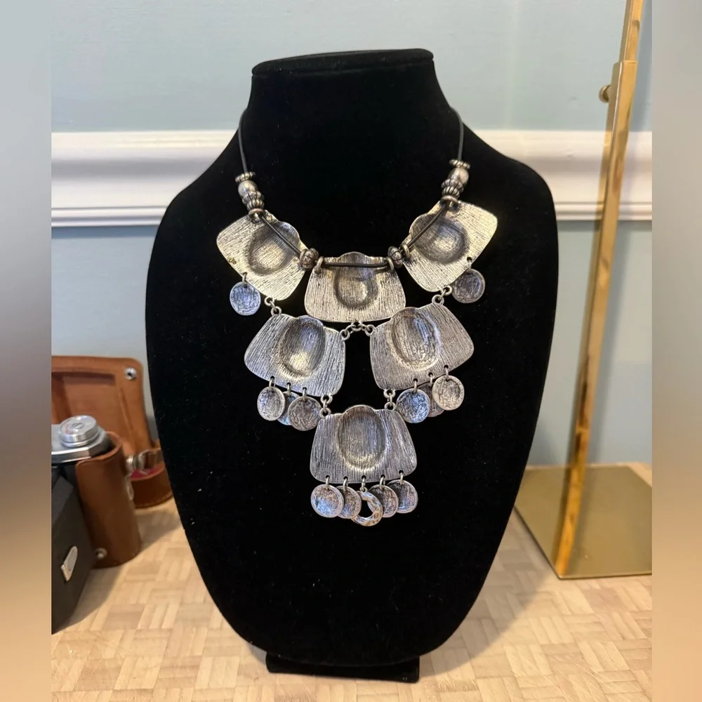 Elegant Silver Statement Necklace with leather strap